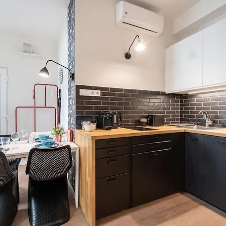 Apartment Pop Art In The Heart Of Budapest